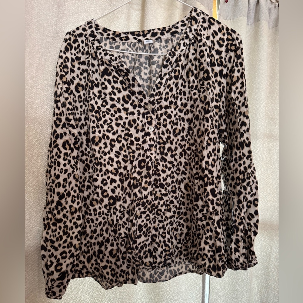 Old Navy Black and Cream Leopard Print Blouse